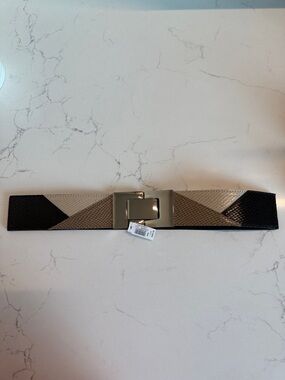 White House Black Market Two-Tone Textured Leather Belt in Black and Beige